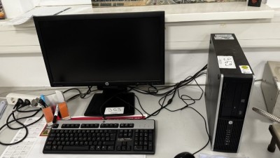 1 PC HP (ohne Festplatte) mit Widescreen-TFT-Monitor HP, 23 Zoll
